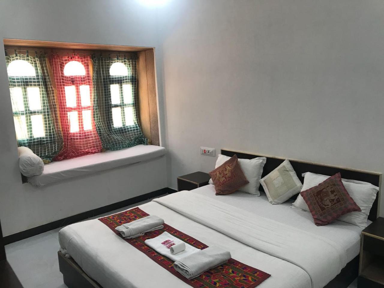 Tofu Hotel & Safari Джайсалмер Экстерьер фото